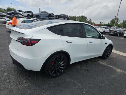 Used 2024 Tesla Model Y Performance image 4