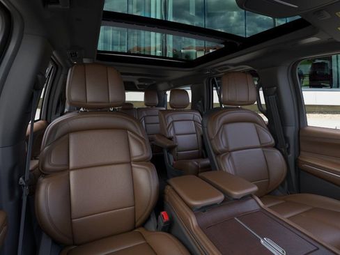 New 2026 Lincoln Navigator L Reserve AWD/4WD image 10