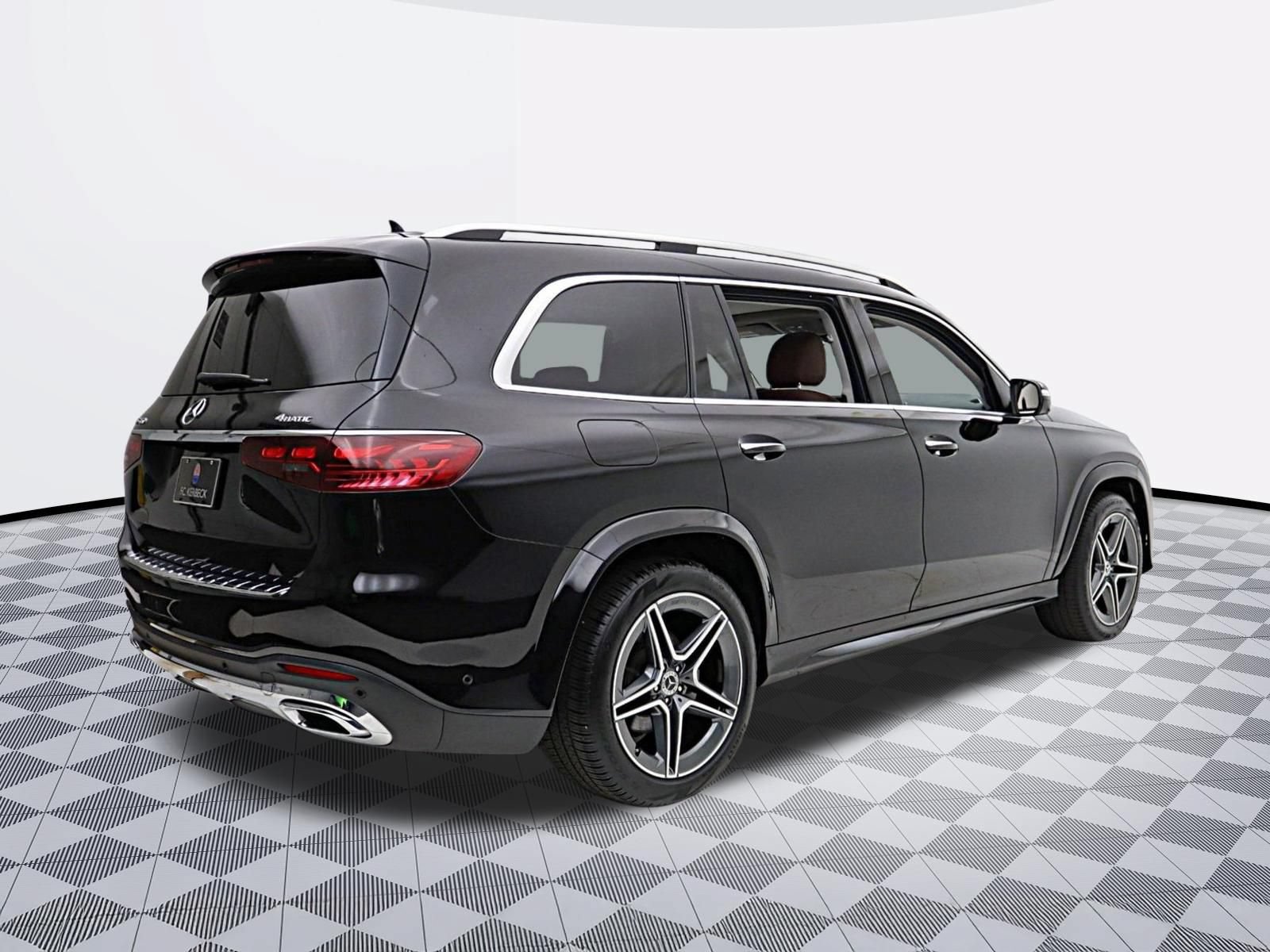 Used 2024 Mercedes-Benz GLS 450 4MATIC image 10