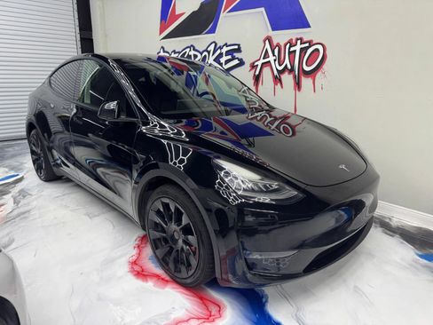 Used 2022 Tesla Model Y Long Range AWD/4WD image 2