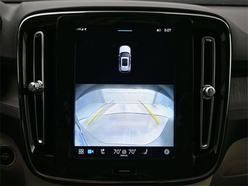 Used 2023 Volvo XC40 B5 Plus w/ Climate Package image 20