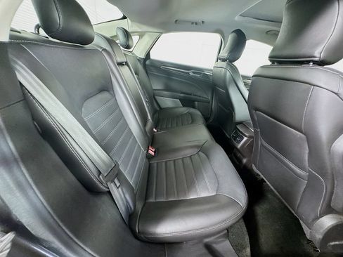Used 2016 Ford Fusion SE w/ Equipment Group 202A FWD image 32