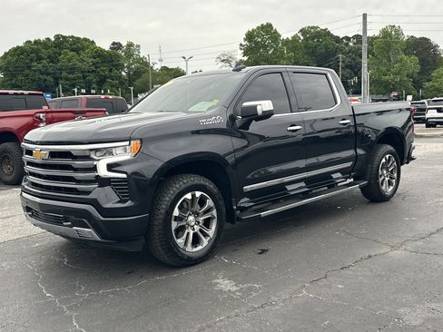 Used 2024 Chevrolet Silverado 1500 High Country w/ Technology Package AWD/4WD image 4
