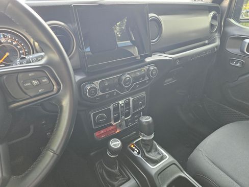 Used 2018 Jeep Wrangler Unlimited Sport S AWD/4WD image 31