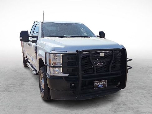 Used 2024 Ford F250 XL AWD/4WD image 2