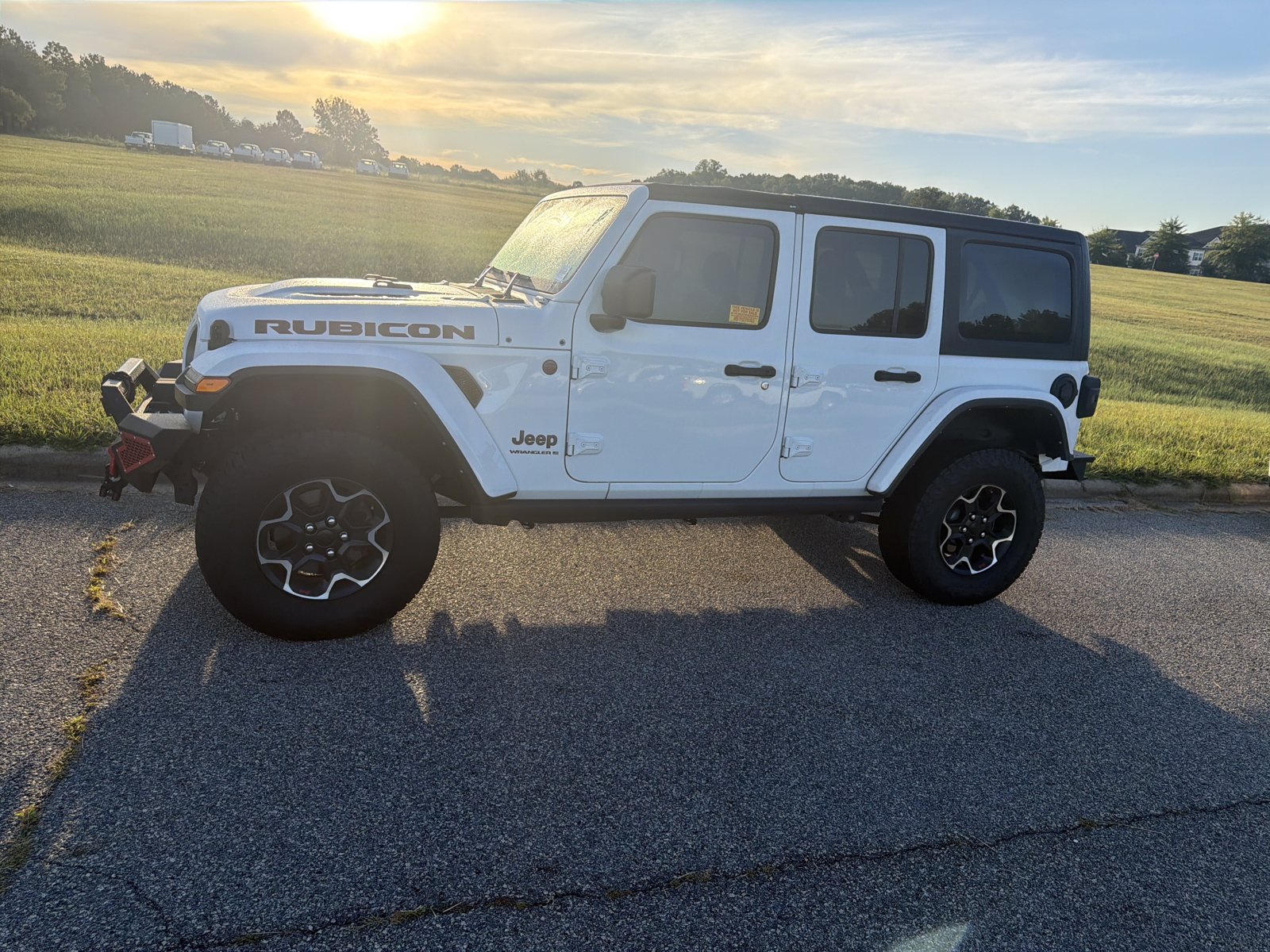 Used 2023 Jeep Wrangler Unlimited Rubicon w/ Cold Weather Group AWD/4WD image 7
