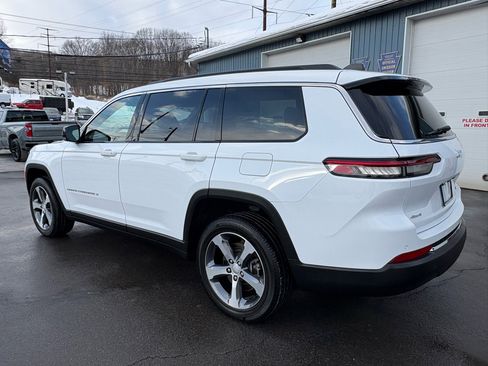 Used 2024 Jeep Grand Cherokee L Limited image 3