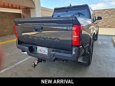 Used 2025 Toyota Tacoma TRD Sport RWD image 4