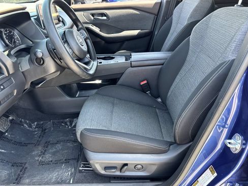 Used 2022 Nissan Rogue SV FWD image 17