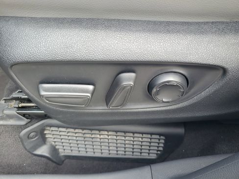 Used 2024 Toyota Sienna XLE FWD image 14