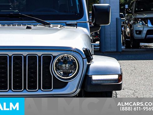 Used 2024 Jeep Wrangler Sahara image 14