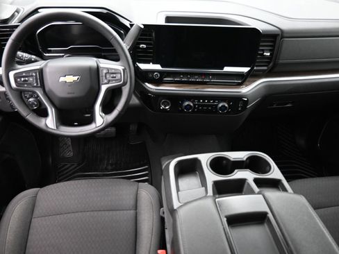 Used 2023 Chevrolet Silverado 1500 LT image 9