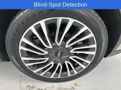 Used 2022 Lincoln Corsair Reserve image 9