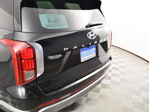 Used 2024 Hyundai Palisade Limited AWD/4WD image 15