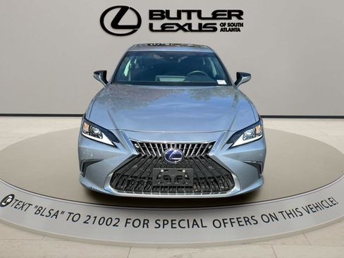 Certified 2022 Lexus ES 300h w/ Premium Package image 2