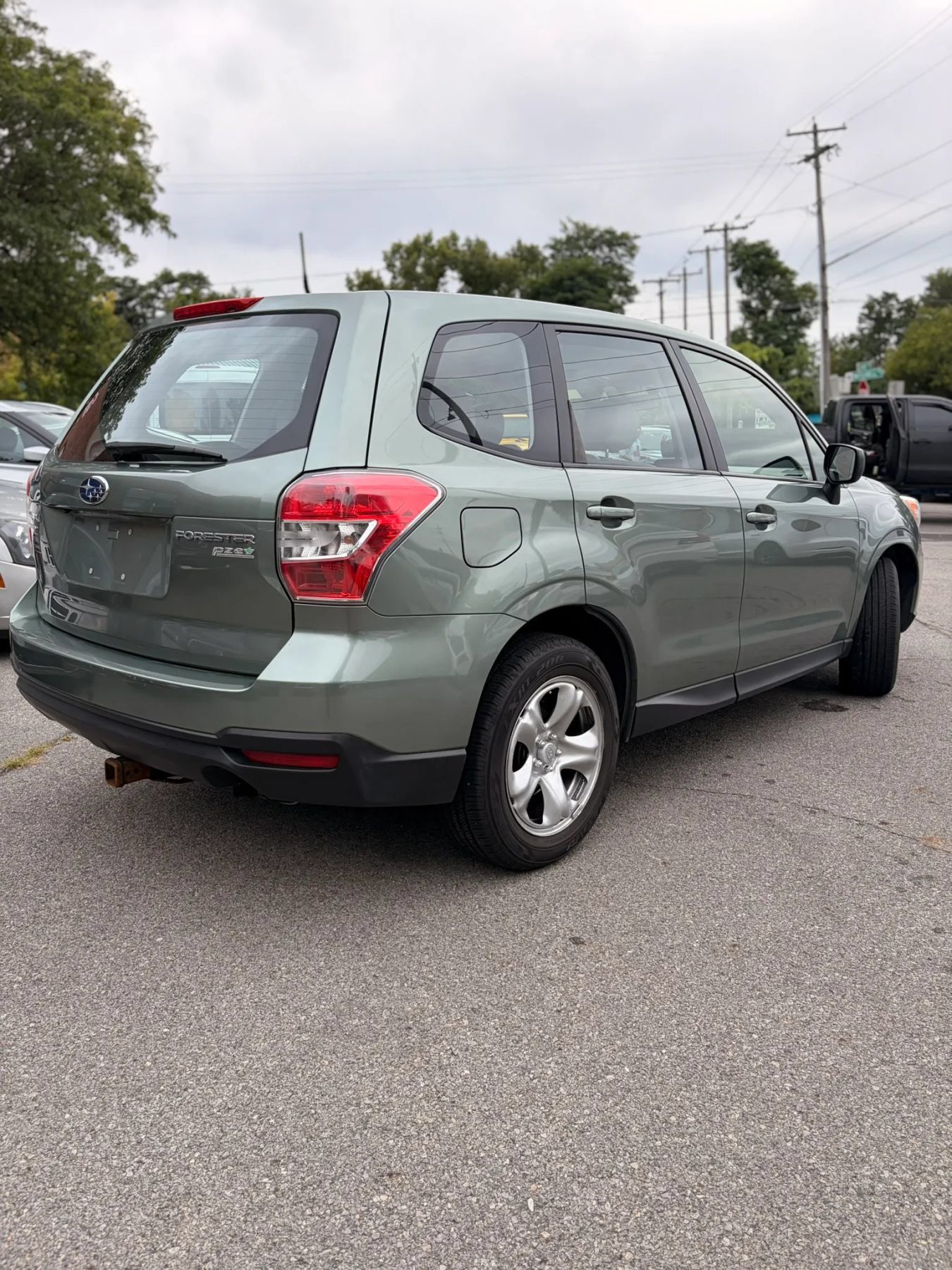 Used 2015 Subaru Forester 2.5i AWD/4WD image 3