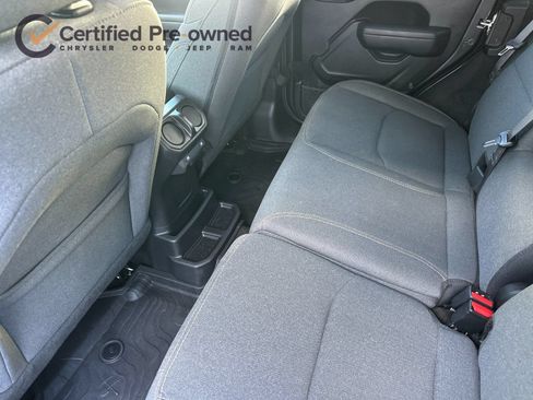 Used 2024 Jeep Wrangler Unlimited AWD/4WD image 12