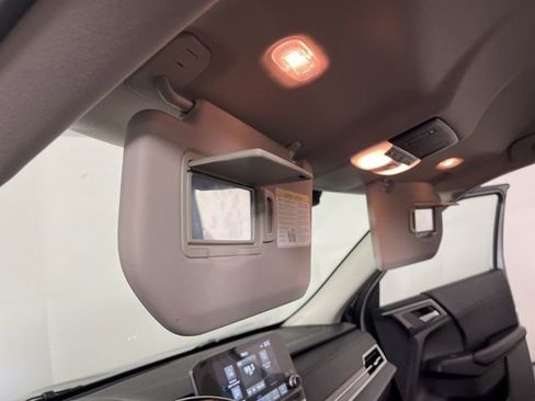 Used 2024 Mitsubishi Outlander SE image 37