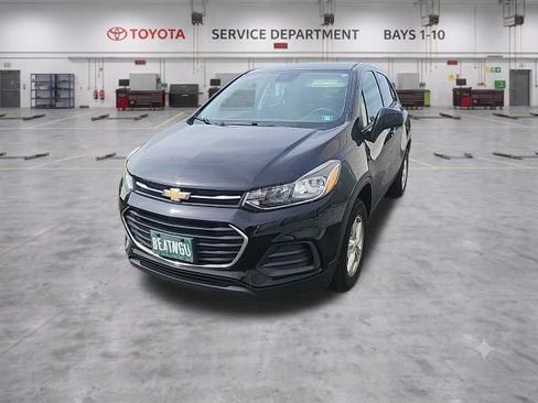 Used 2021 Chevrolet Trax LS AWD/4WD image 3