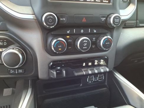 Used 2020 RAM 1500 Big Horn AWD/4WD image 14
