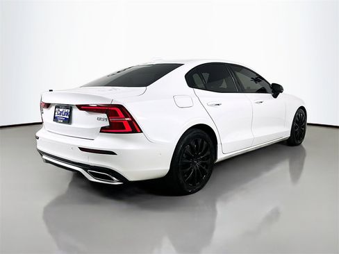 Used 2022 Volvo S60 B5 R-Design w/ Advanced Package image 7