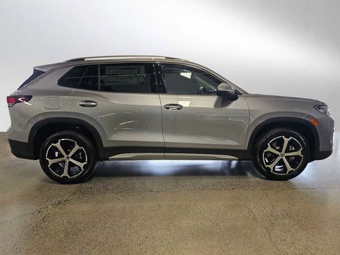 New 2026 Volkswagen Tiguan SE AWD/4WD image 8