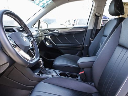 Used 2024 Volkswagen Tiguan SE AWD/4WD image 18