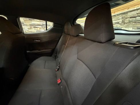 Used 2019 Toyota C-HR LE image 27