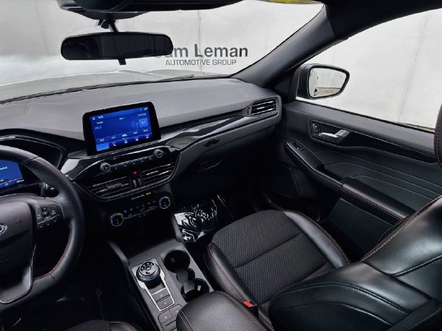 Certified 2025 Ford Escape ST-Line AWD/4WD image 21