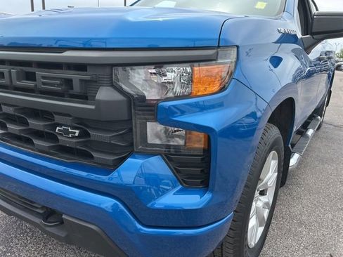 Used 2023 Chevrolet Silverado 1500 Custom AWD/4WD image 9