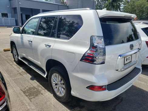 Used 2023 Lexus GX 460 Premium w/ Premium Package AWD/4WD image 3