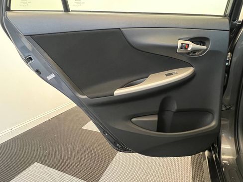 Used 2013 Toyota Corolla S w/ Premium Pkg image 9