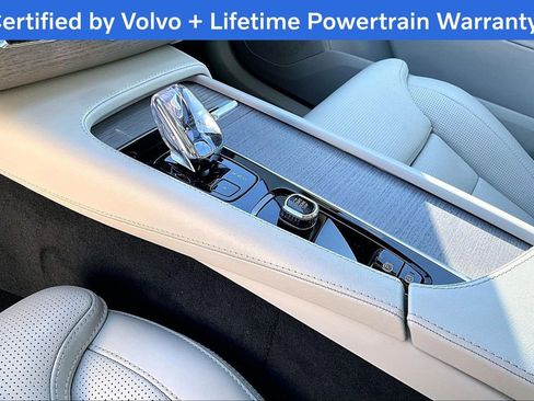 Certified 2025 Volvo XC90 B6 Ultra w/ Protection Package image 19