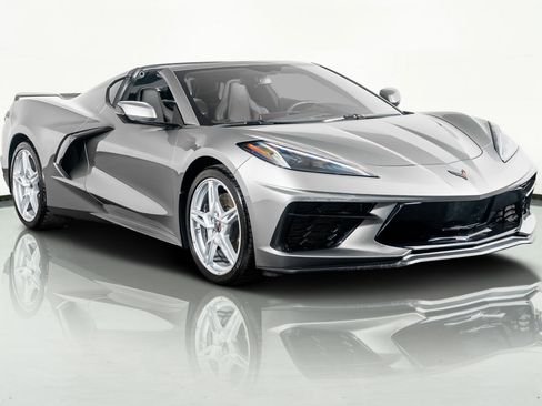 Used 2023 Chevrolet Corvette Stingray Coupe w/ Z51 Performance Package image 4