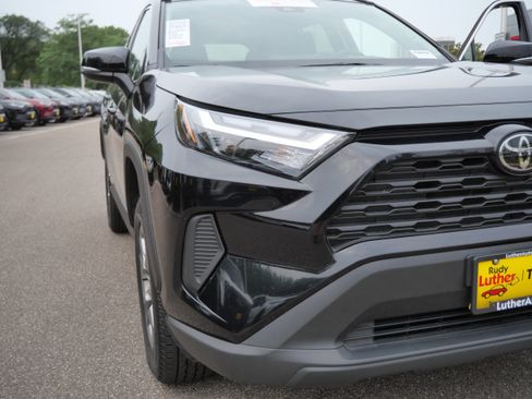 Certified 2025 Toyota RAV4 XLE AWD/4WD image 17