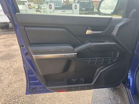Used 2025 Toyota Tacoma TRD Off-Road AWD/4WD image 11