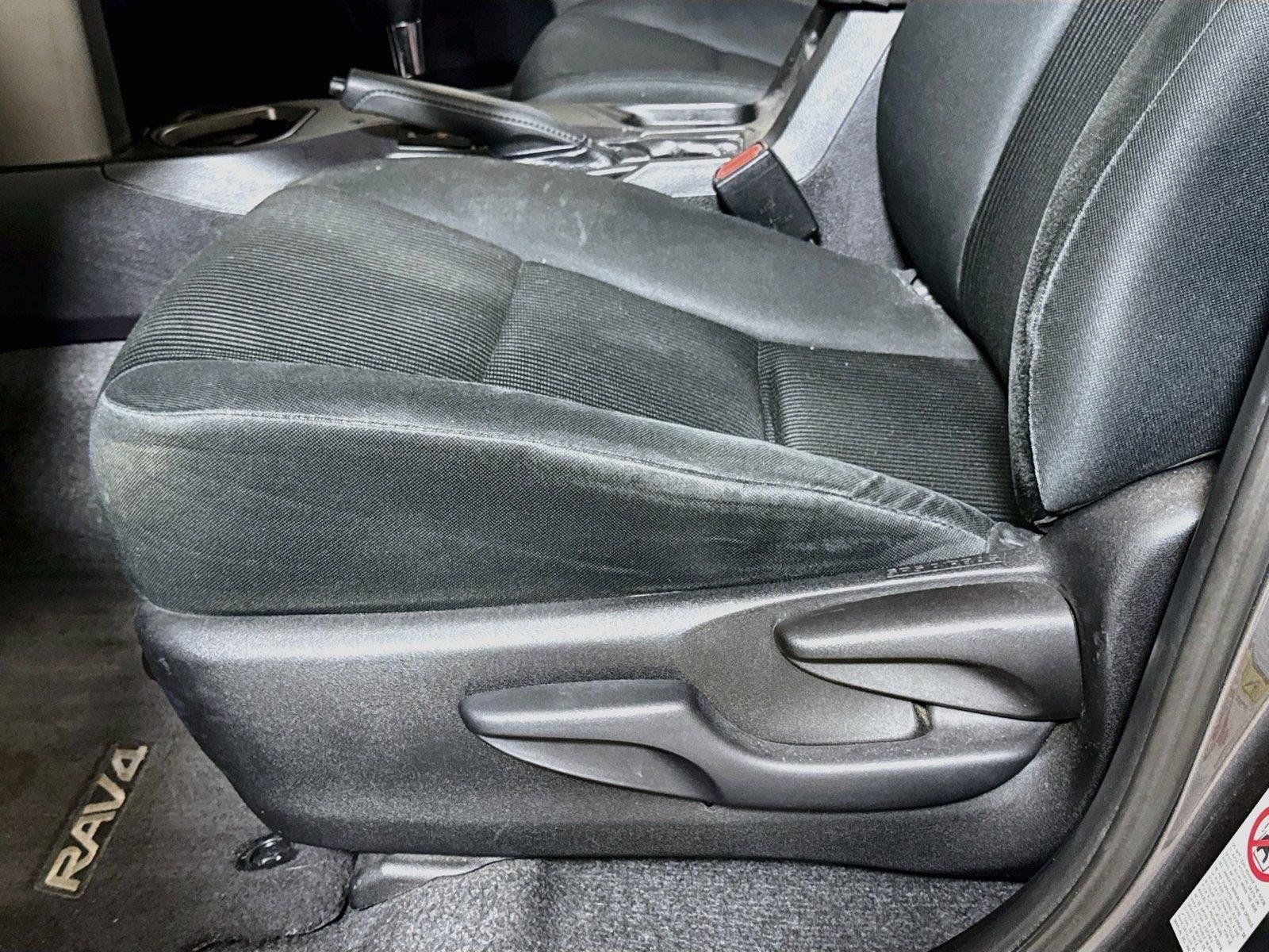 Used 2017 Toyota RAV4 LE w/ Carpet Mat Package AWD/4WD image 16