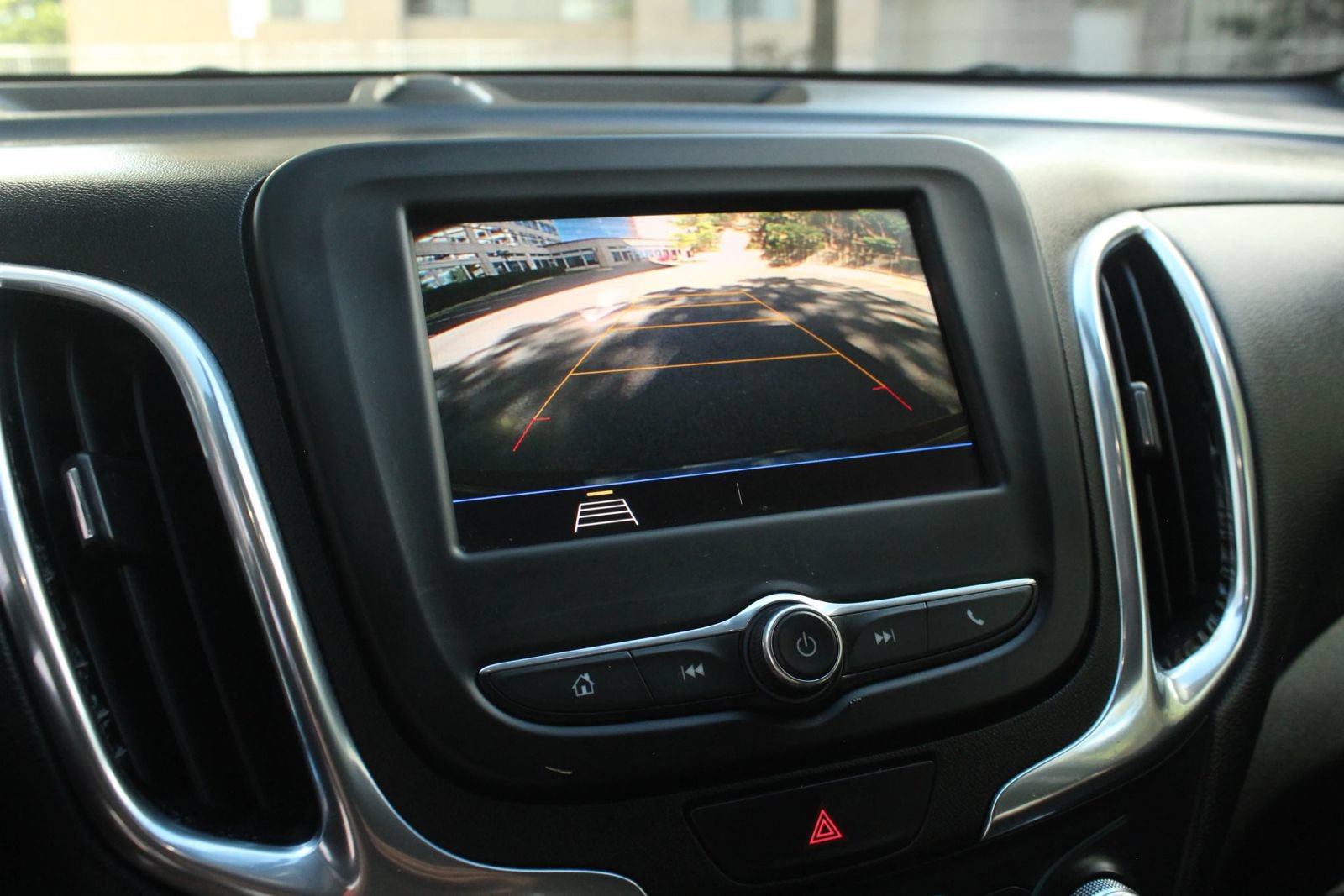 Used 2020 Chevrolet Equinox LT w/ Driver Convenience Package FWD image 32