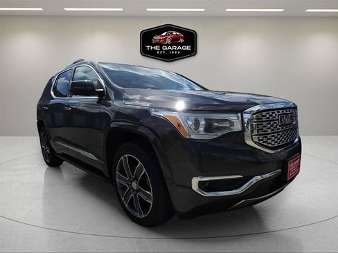 Used 2017 GMC Acadia Denali w/ Technology Package AWD/4WD image 8