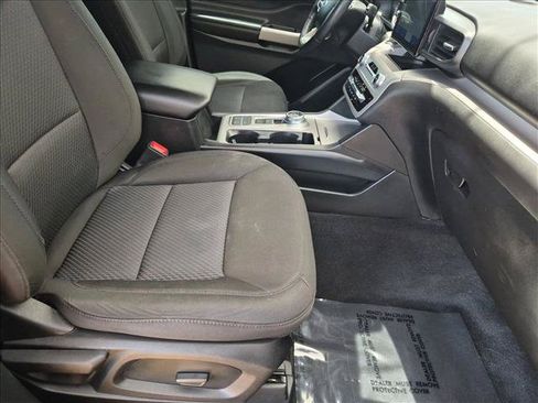 Used 2023 Ford Explorer XLT RWD image 21