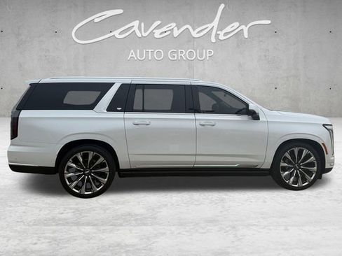 Used 2025 Cadillac Escalade ESV Premium Luxury Platinum w/ LPO, Floor Liner Package AWD/4WD image 17