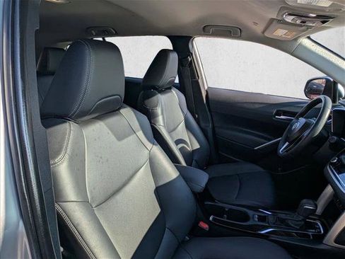 Used 2024 Toyota Corolla Cross XLE image 17