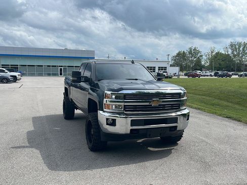 Used 2018 Chevrolet Silverado 2500 LT w/ All Star Edition AWD/4WD image 7