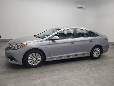 Used 2016 Hyundai Sonata SE image 2