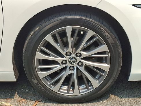 Used 2020 Lexus ES 300h w/ Premium Package FWD image 8