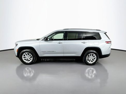 Used 2021 Jeep Grand Cherokee L Laredo w/ Luxury Tech Group I AWD/4WD image 2