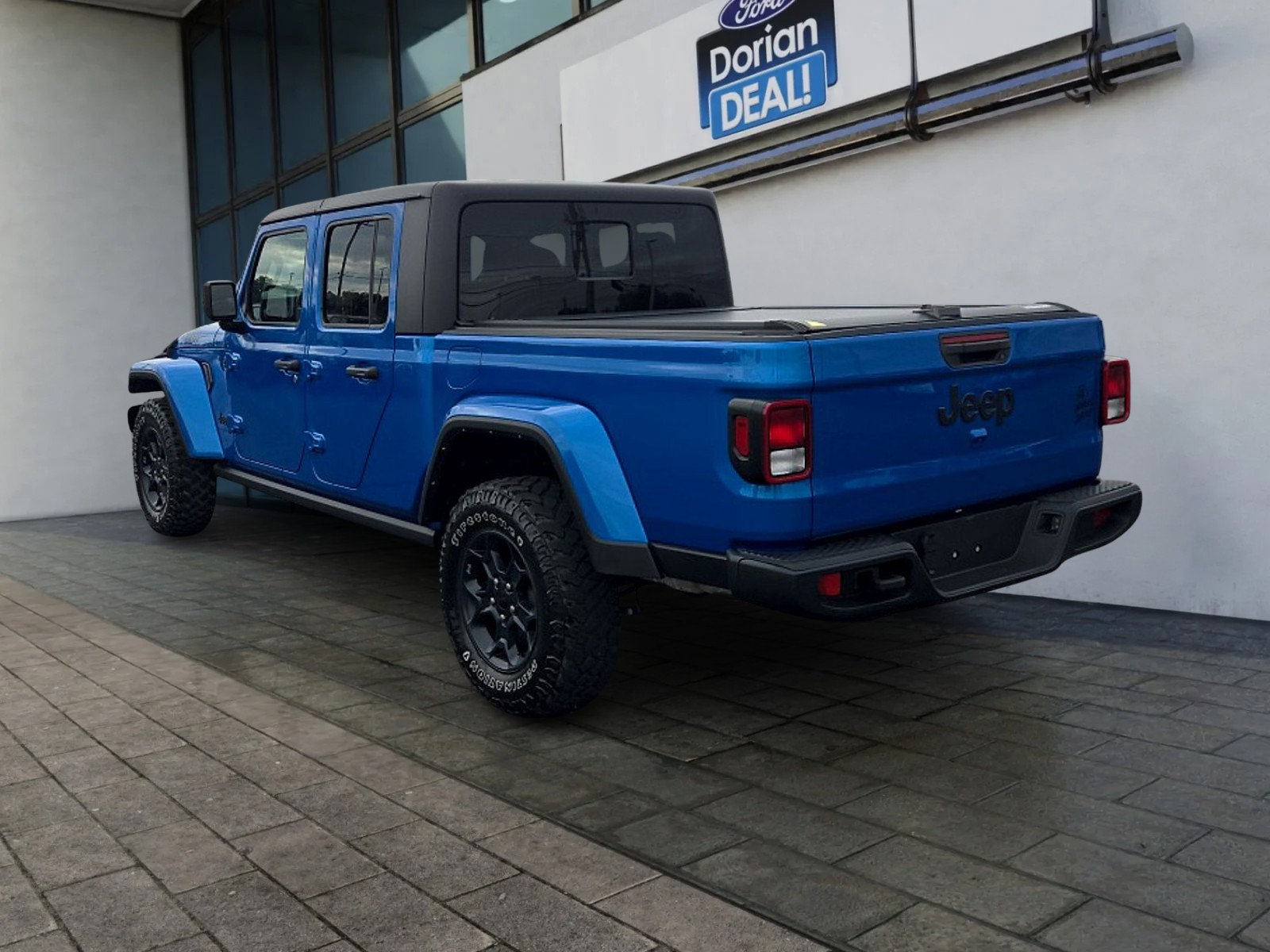 Used 2023 Jeep Gladiator Sport AWD/4WD image 5