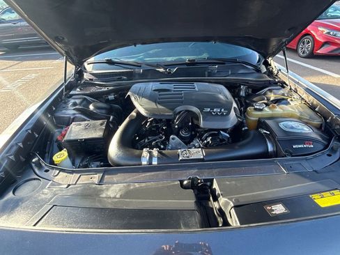 Used 2016 Dodge Challenger SXT image 10