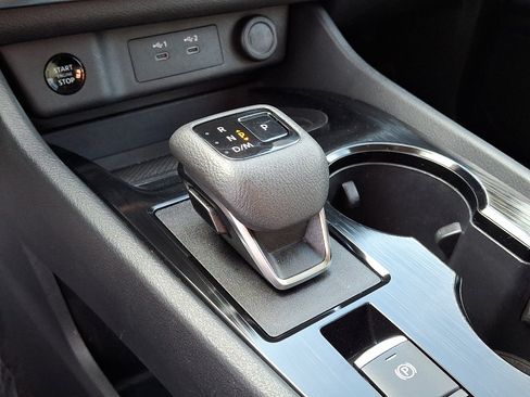 Used 2024 Nissan Rogue SV FWD image 17