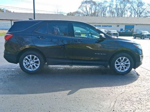 Used 2019 Chevrolet Equinox LS image 6